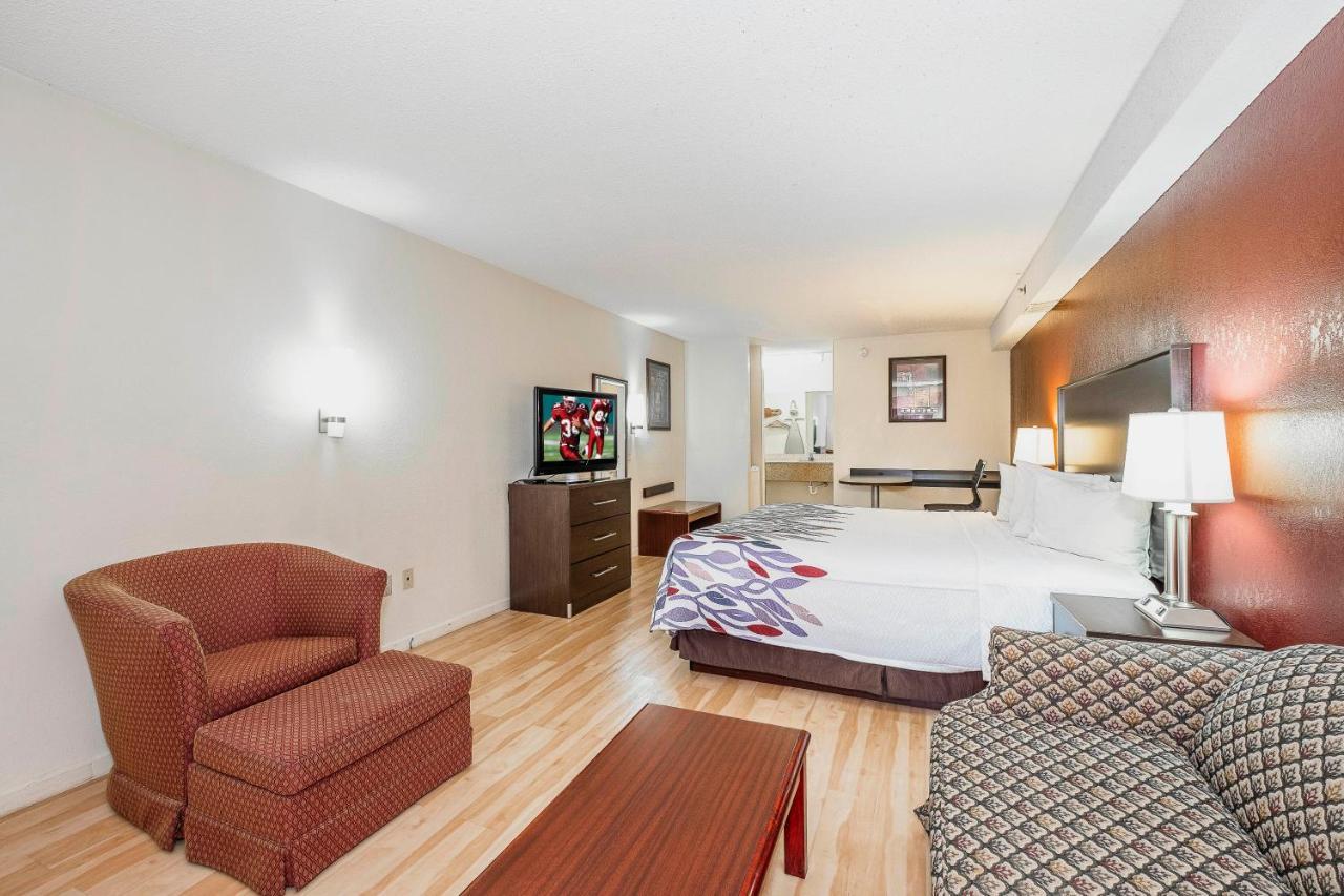 Red Roof Inn & Suites Rome Bagian luar foto