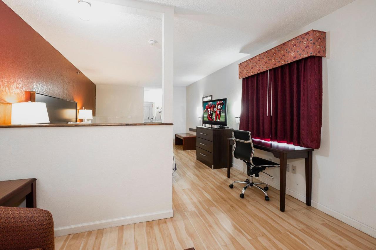 Red Roof Inn & Suites Rome Bagian luar foto