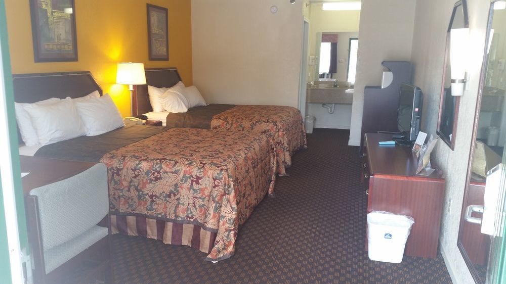 Red Roof Inn & Suites Rome Bagian luar foto