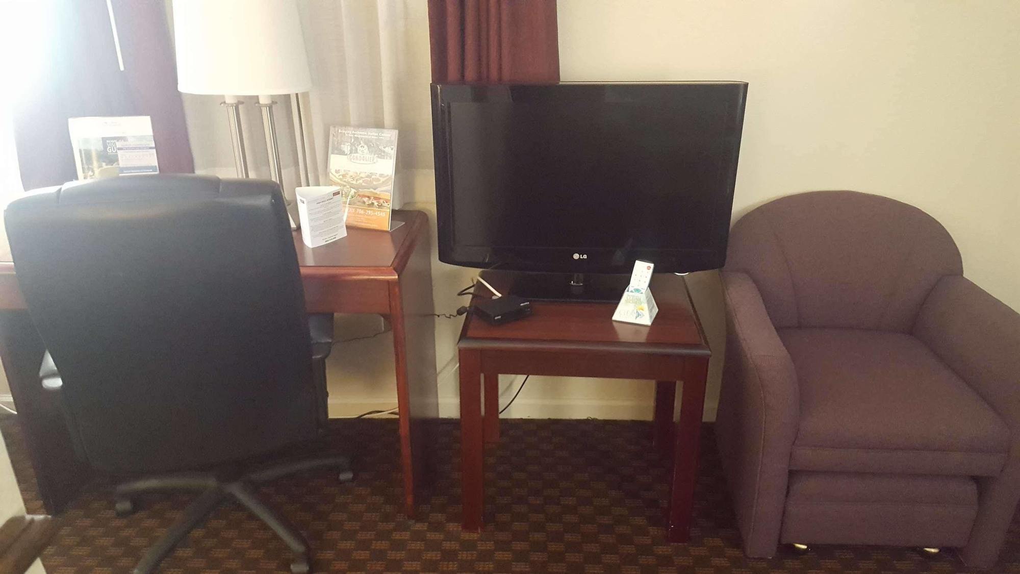 Red Roof Inn & Suites Rome Bagian luar foto