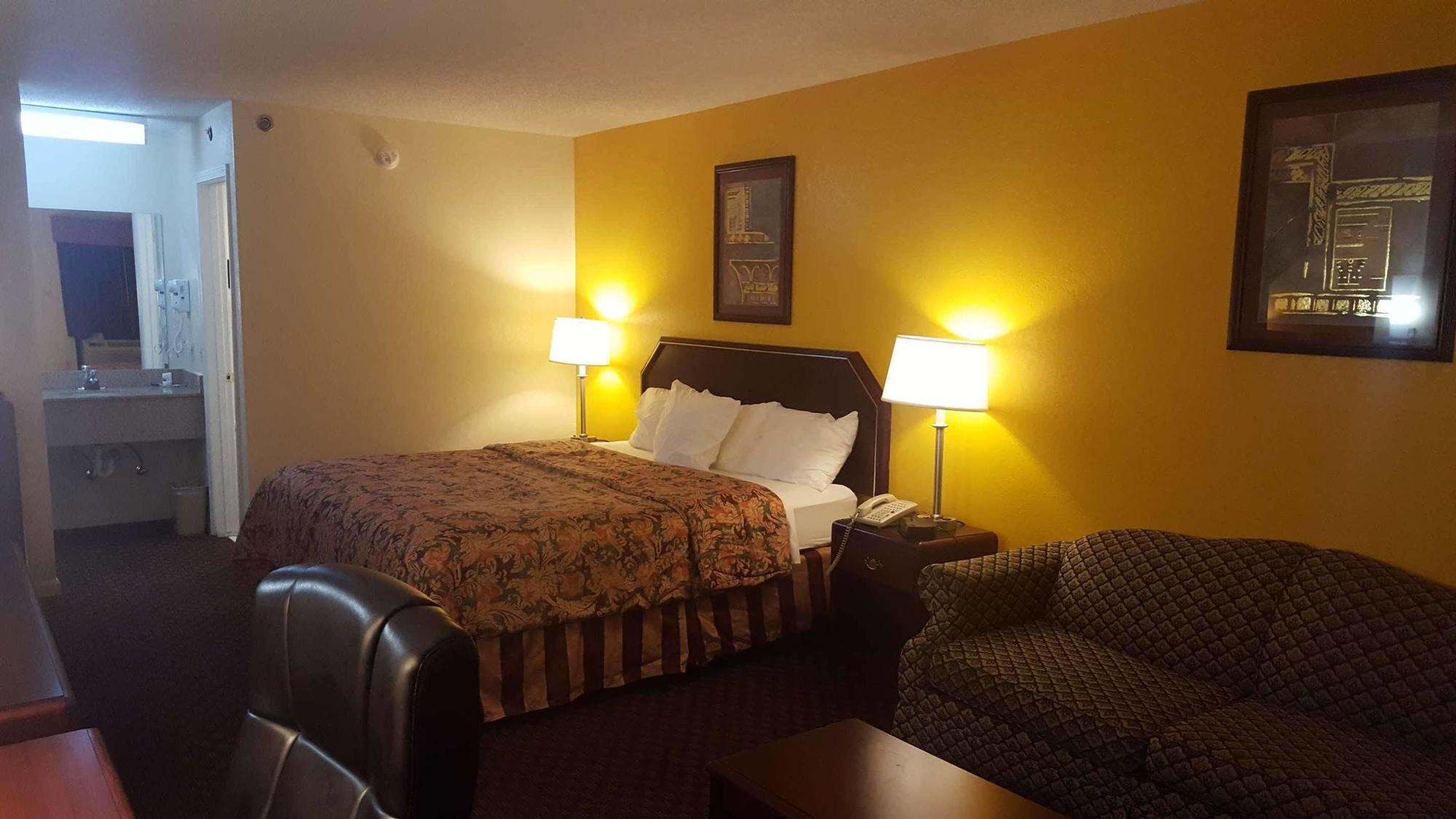 Red Roof Inn & Suites Rome Bagian luar foto