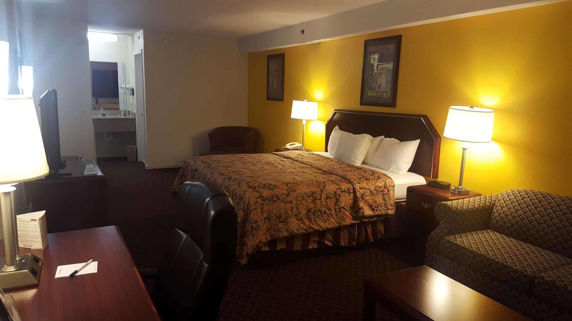 Red Roof Inn & Suites Rome Bagian luar foto