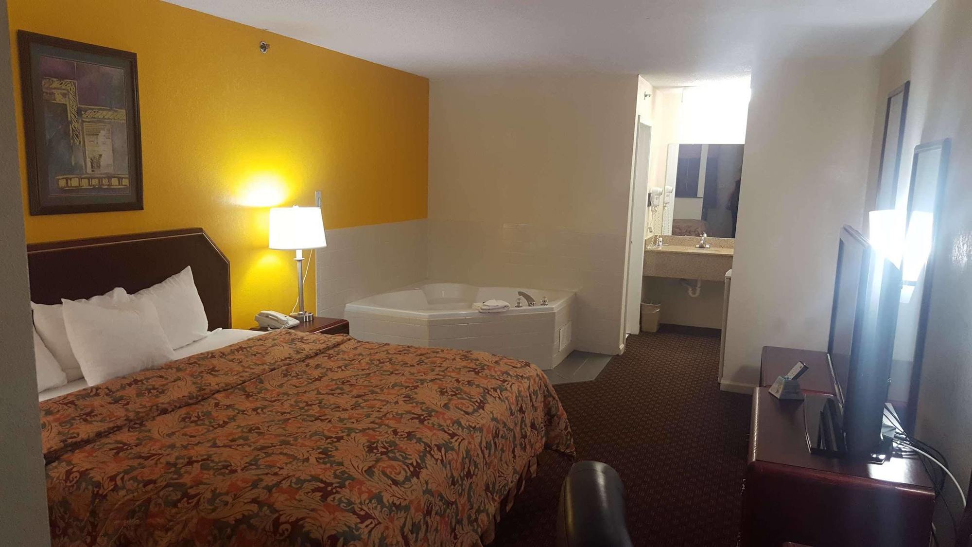Red Roof Inn & Suites Rome Bagian luar foto